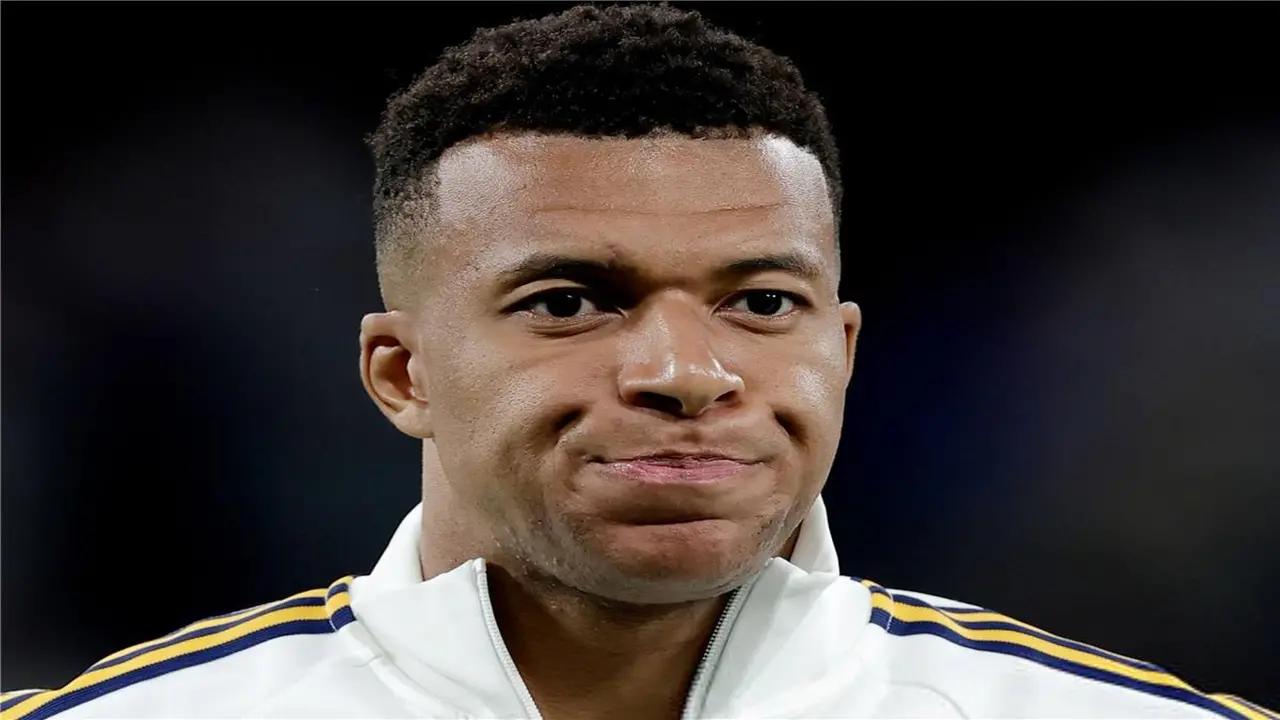 “ضحك غير مبرر ورسائل مقلقة”.. استياء وحيرة في ريال مدريد بسبب كيليان مبابي